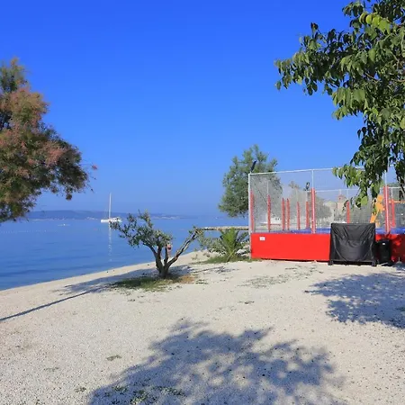 Lägenhet With A Parking Space Kastel Gomilica, - 15696 *