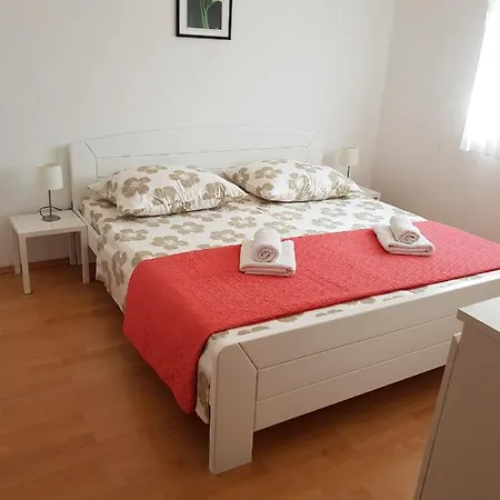 Lägenhet With A Parking Space Kastel Gomilica, - 15696 Kaštela