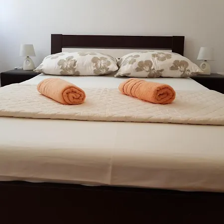 Lägenhet With A Parking Space Kastel Gomilica, - 15696 Kaštela