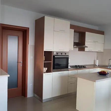 Lägenhet With A Parking Space Kastel Gomilica, - 15696 Kaštela